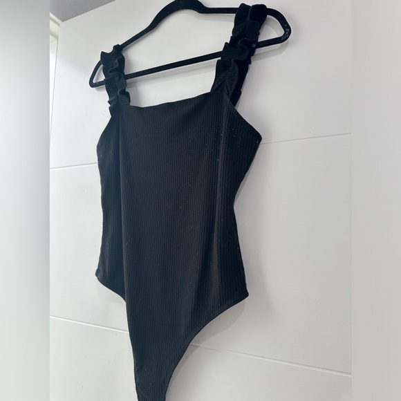 Elodie black ruffle strap ribbed bodysuit casual summer vacation business M - Picture 8 of 11